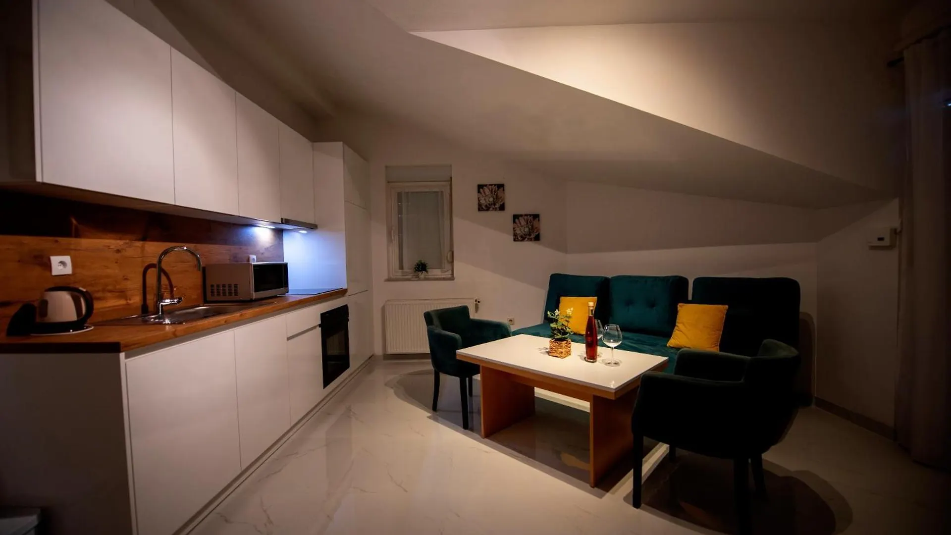Apartmani Tomi Ciovo Trogir 0*,  Kroatien