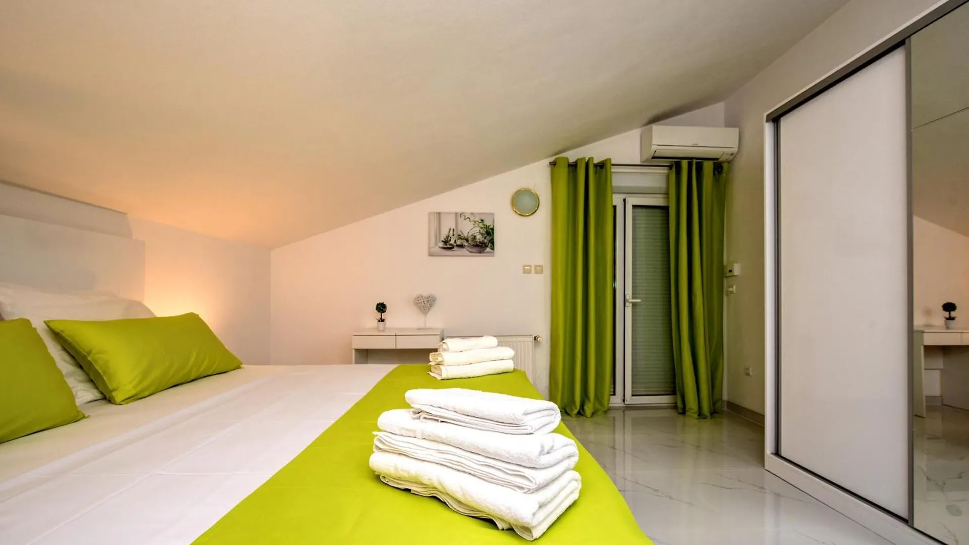 טרוגיר Apartmani Tomi Ciovo